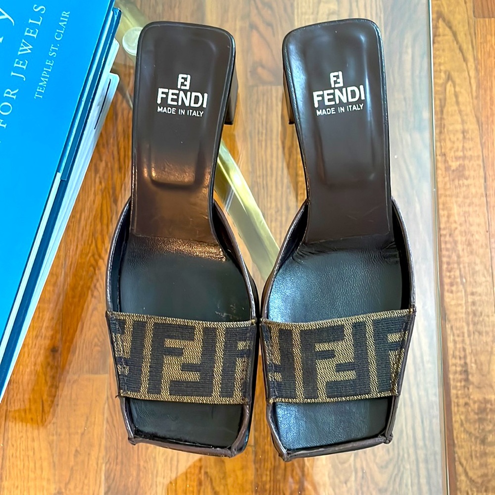 RARE Fendi - Picture 2 of 7